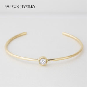 イエローゴールド バングル